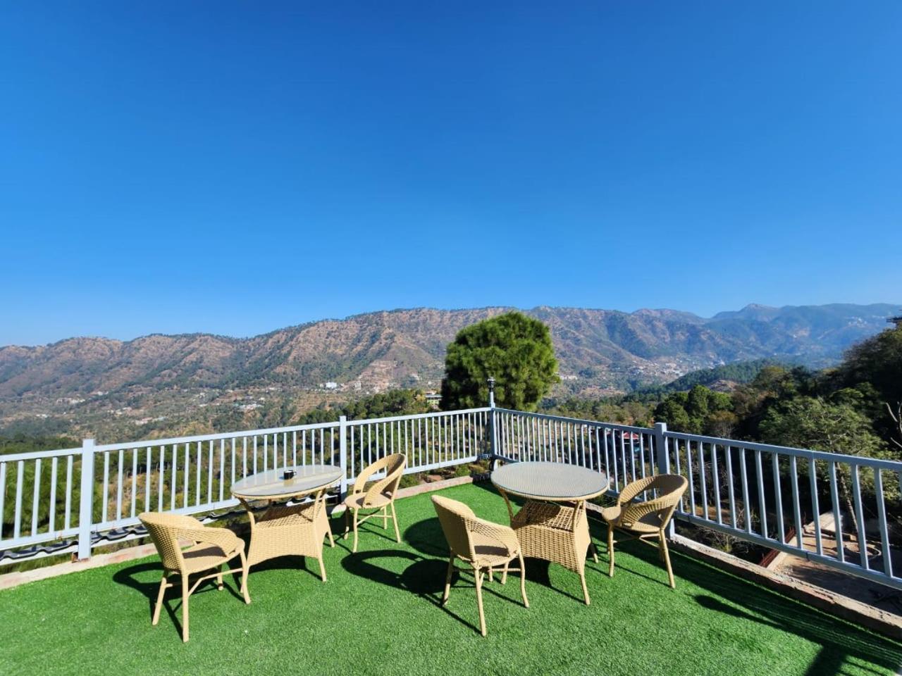 Kasauli Vista - A Boutique Stay Zewnętrze zdjęcie